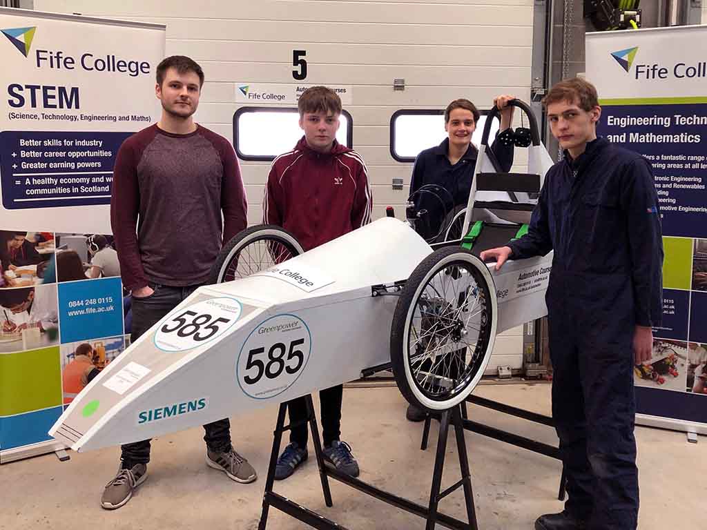 Students Race to First Place in Electric Car