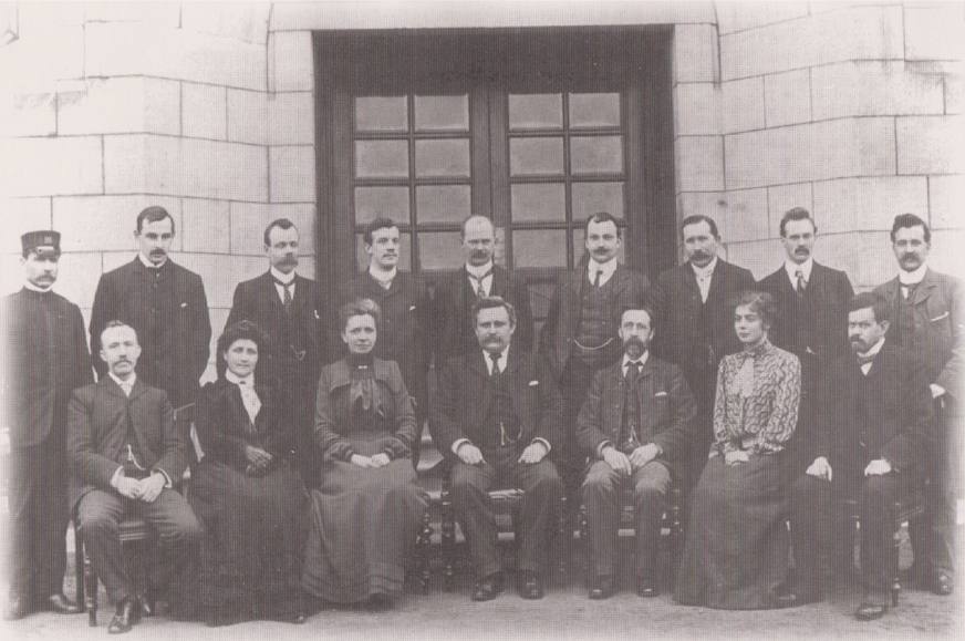 lauder college staff from 1902 looking at camera